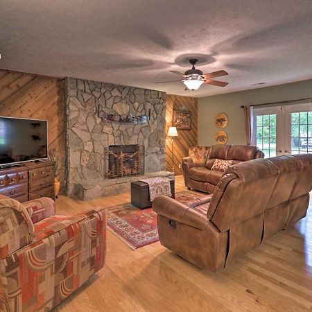 Hendersonville Home With Fire Pit 5 Mi To Downtown! Kültér fotó
