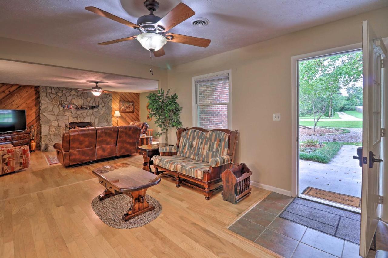 Hendersonville Home With Fire Pit 5 Mi To Downtown! Kültér fotó