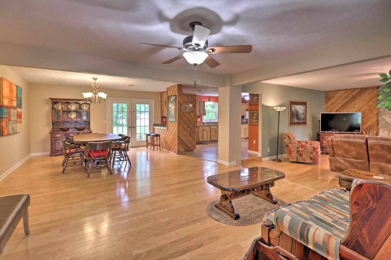 Hendersonville Home With Fire Pit 5 Mi To Downtown! Kültér fotó
