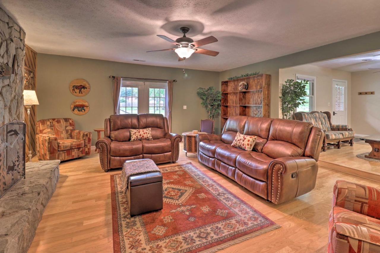 Hendersonville Home With Fire Pit 5 Mi To Downtown! Kültér fotó